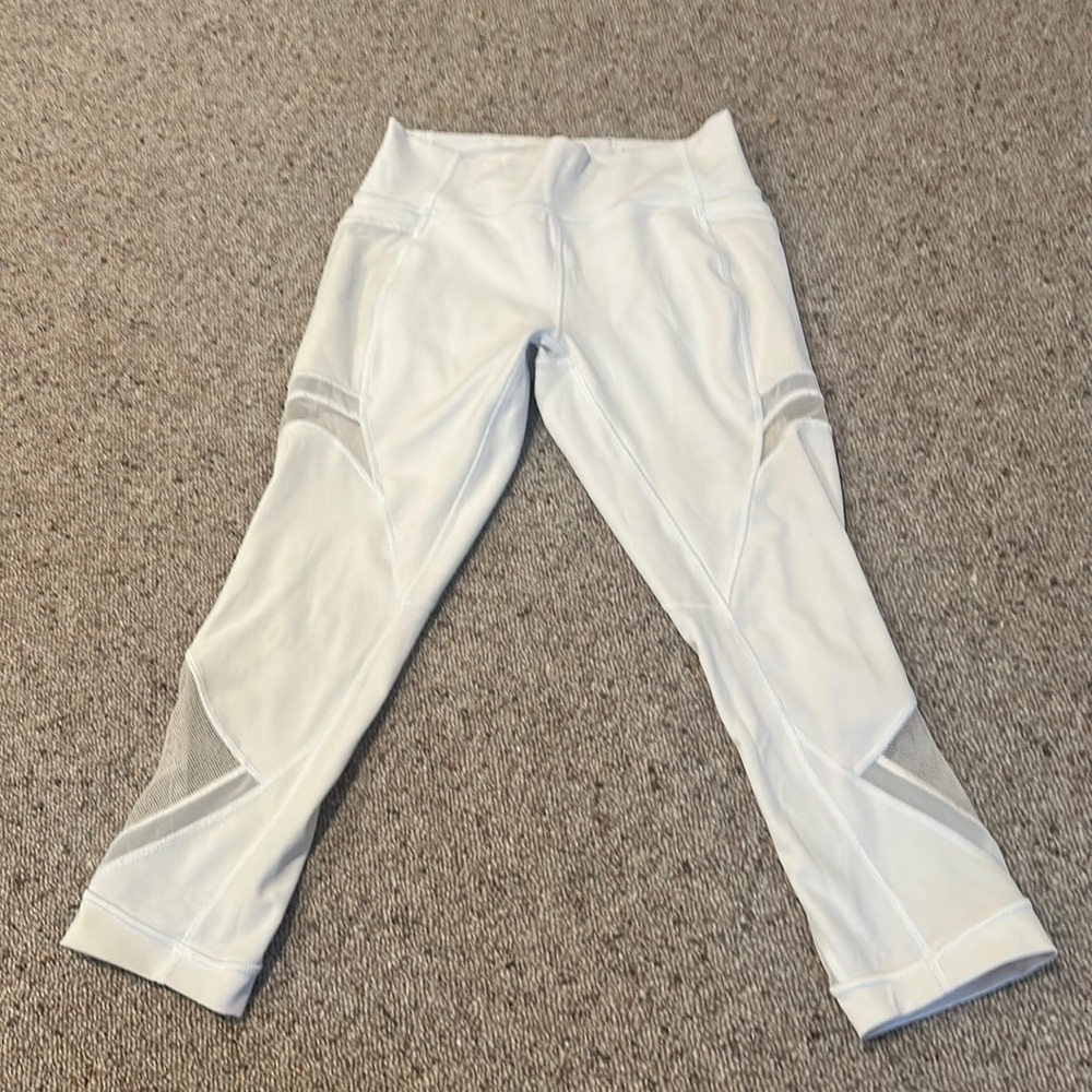 LULULEMON WHITE MESH LEGGINGS WITH POCKETS